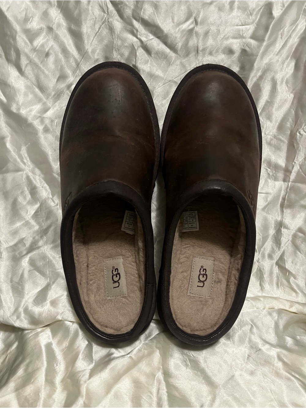 UGG men’s fleece lined leather mules clogs. 10114 Size 12